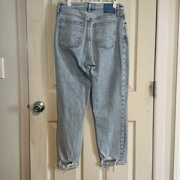 Abercrombie and fitch Curve Love High Rise Mom Jean size 29 (size 8) - Picture 2 of 7